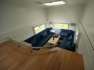 garbage_house2