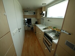 garbage_house3