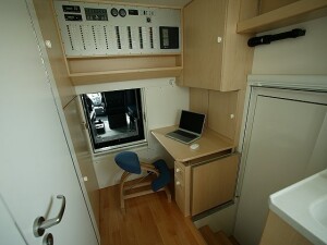 garbage_house4