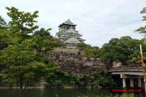 thekumachan_Osaka_castle_Japan-1