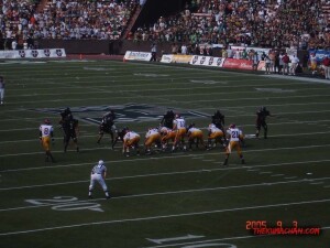 thekumachan_USC-UH_football_game-14
