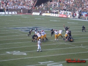 thekumachan_USC-UH_football_game-15