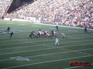 thekumachan_USC-UH_football_game-18