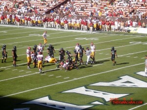thekumachan_USC-UH_football_game-26