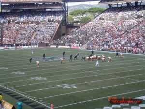 thekumachan_USC-UH_football_game-3