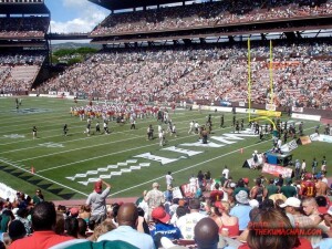 thekumachan_USC-UH_football_game-4