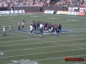 thekumachan_USC-UH_football_game-9