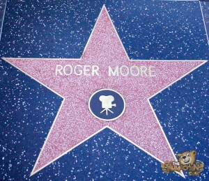 thekumachan_2016_Roger_Moore_star