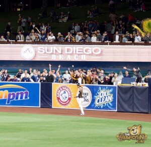 thekumachan_san_diego_padres_game-67