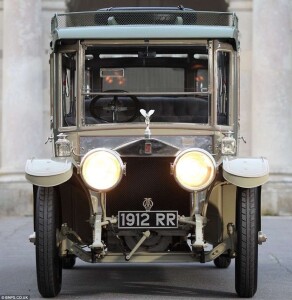 100_year_old_rolls_royce-03