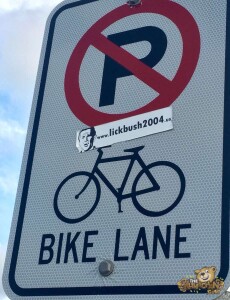 thekumachan_bike_lane_bush_sticker-1